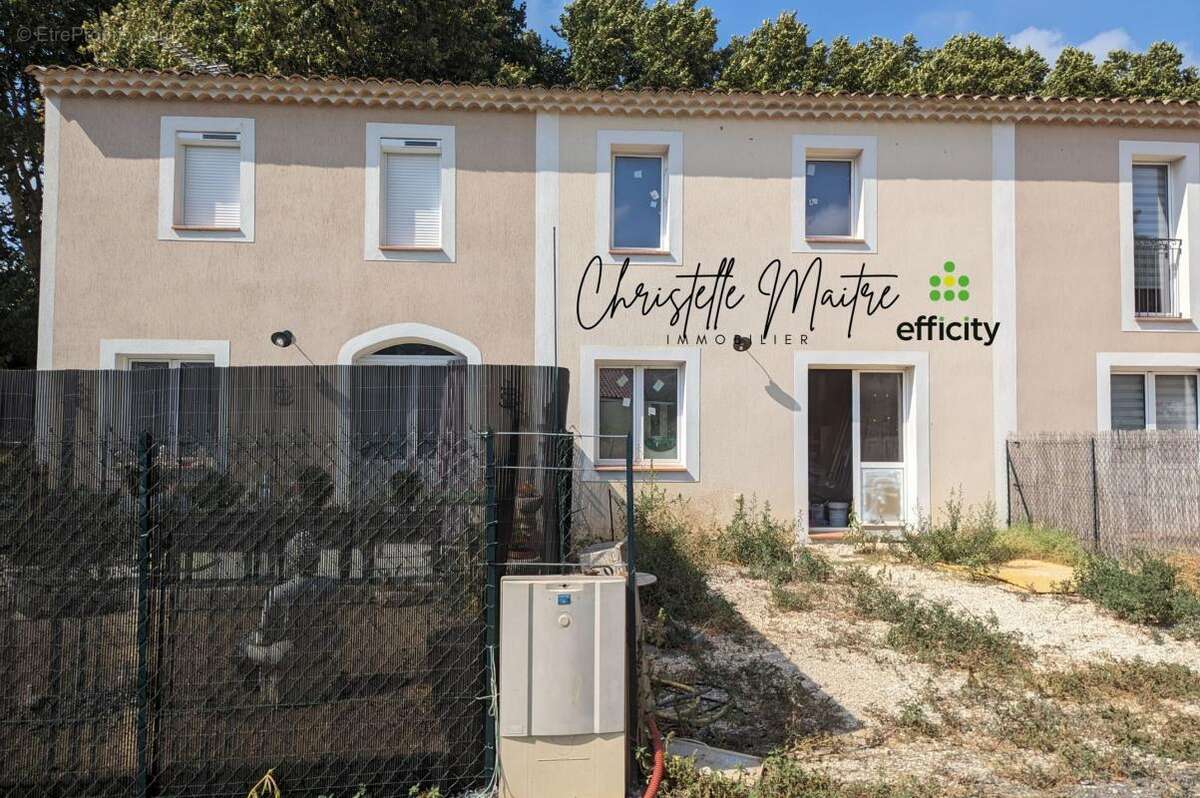 Maison à SAINT-MARTIN-DE-CRAU