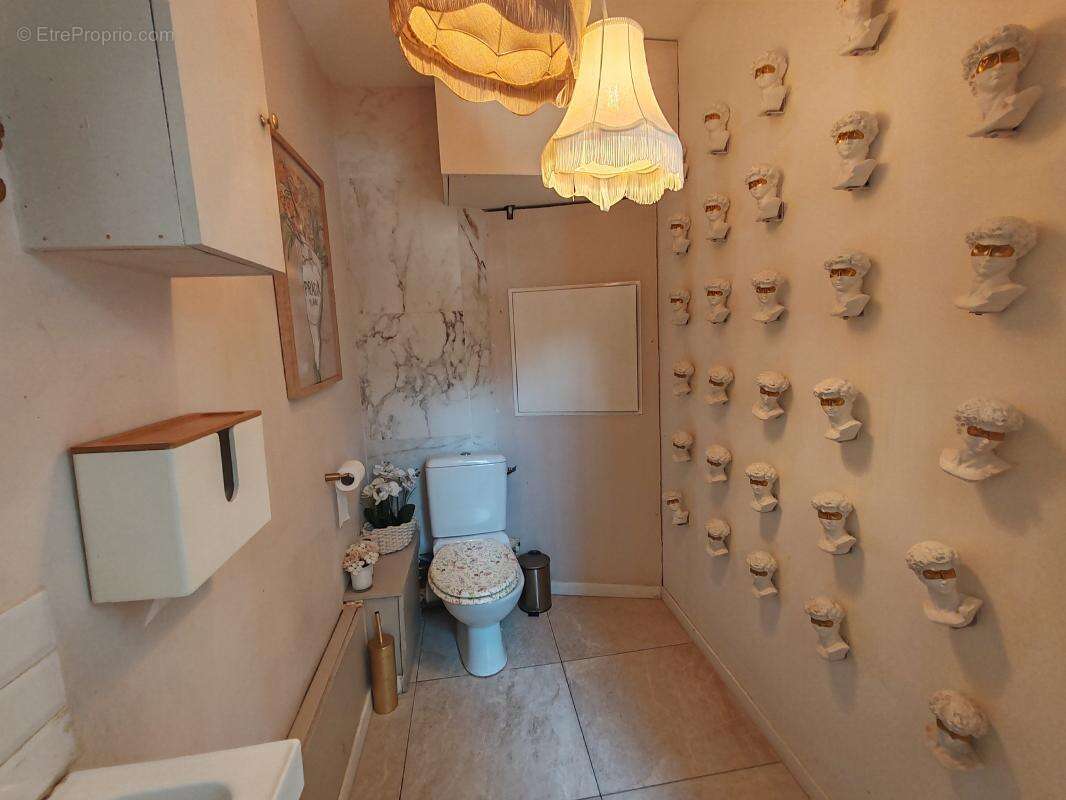 Commerce à MARSEILLE-6E