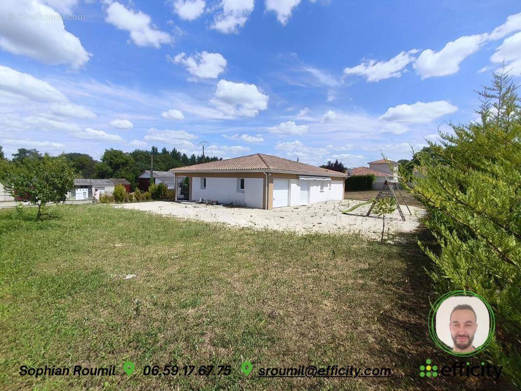 Maison à BARBEZIEUX-SAINT-HILAIRE