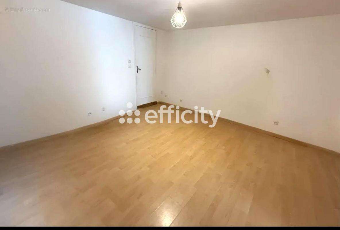 Maison à SAINT-PIERRE-D&#039;EXIDEUIL