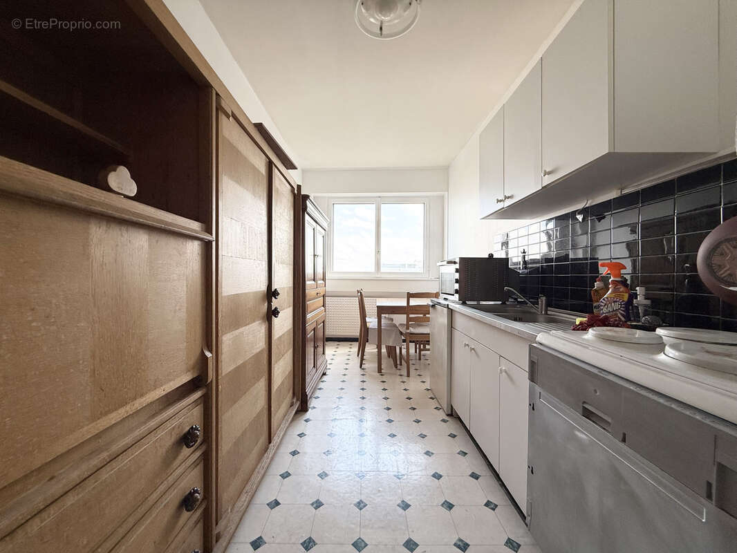 Appartement à COURBEVOIE