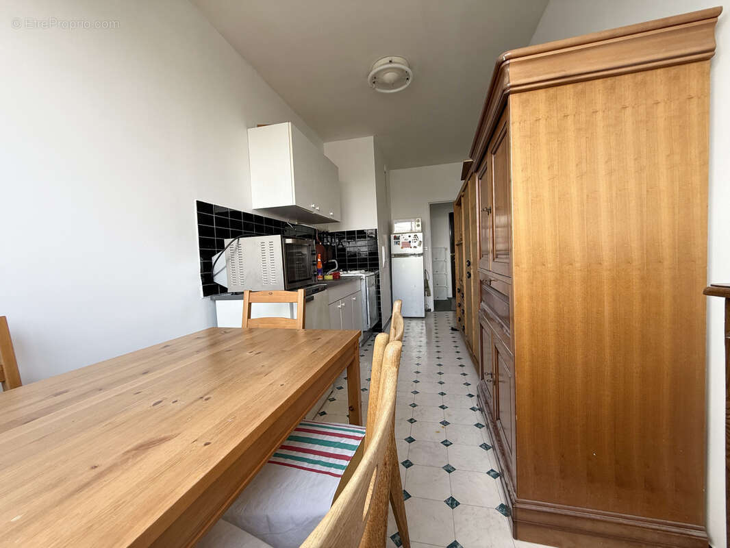 Appartement à COURBEVOIE