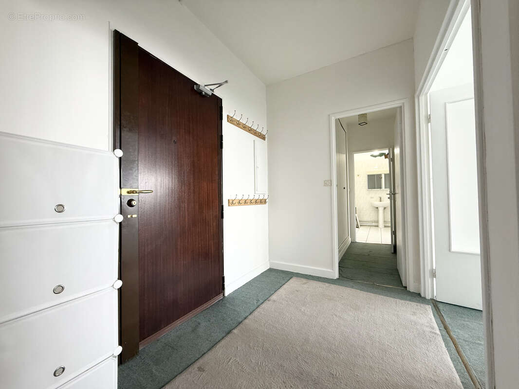 Appartement à COURBEVOIE