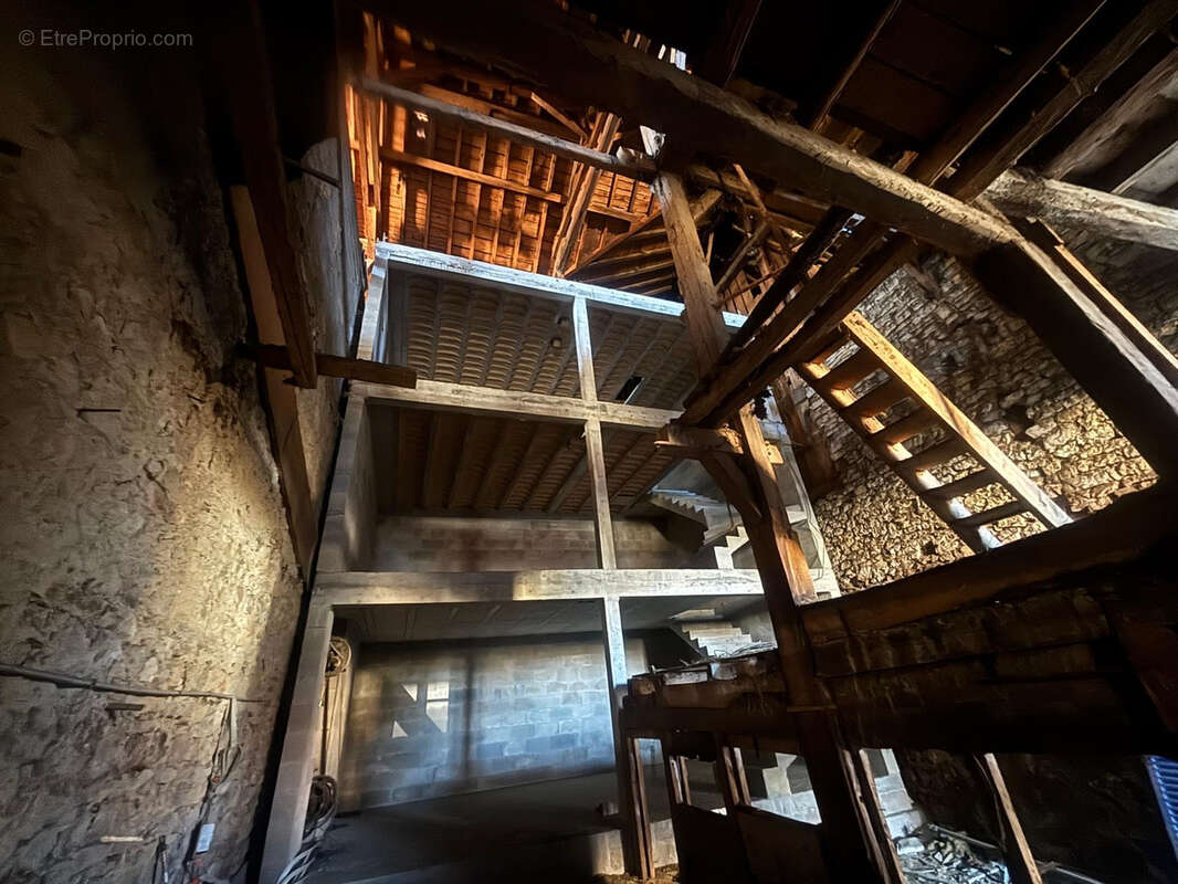 Autre à LABERGEMENT-SAINTE-MARIE