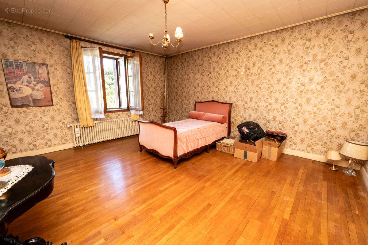 Maison à LES HOPITAUX-NEUFS