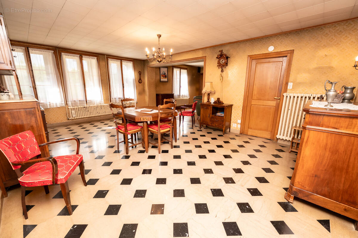 Maison à LES HOPITAUX-NEUFS