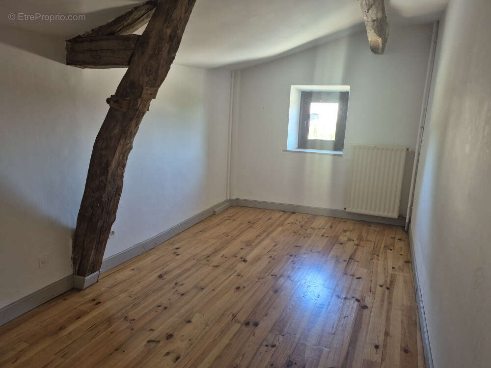 Maison à TRIE-SUR-BAISE