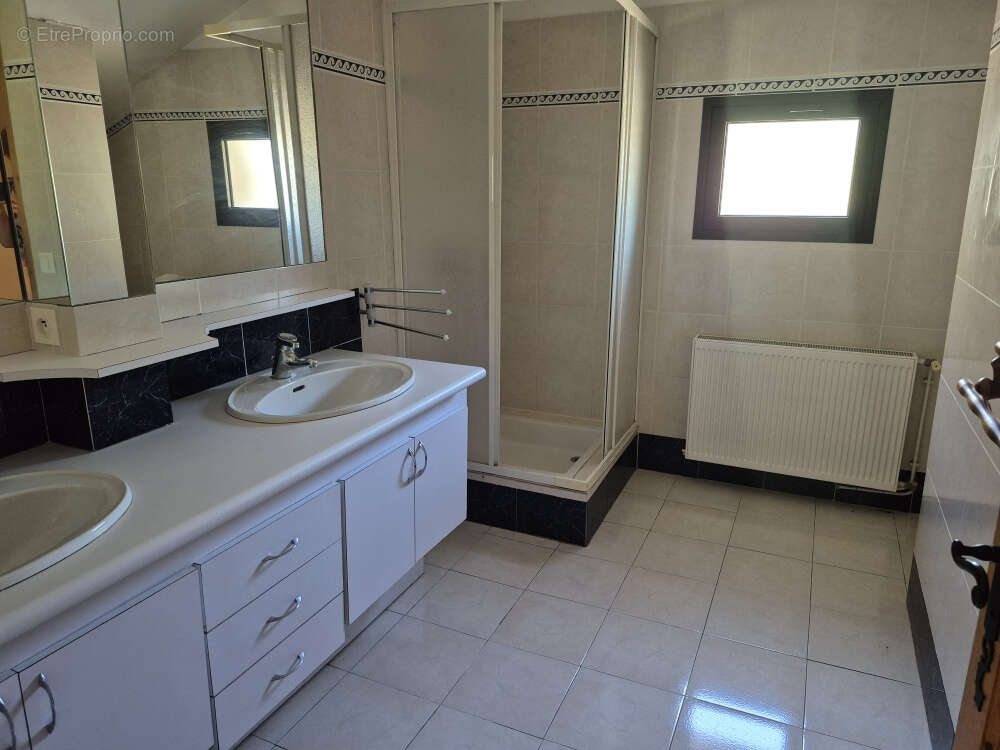 Maison à TRIE-SUR-BAISE