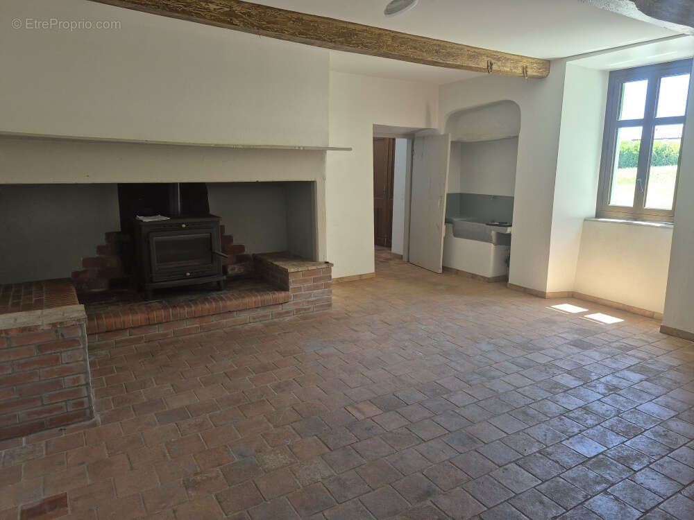 Maison à TRIE-SUR-BAISE