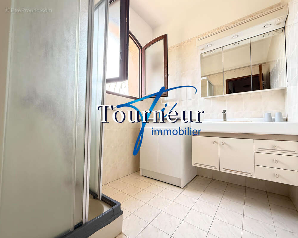 Maison à SAINT-CYR-SUR-MER