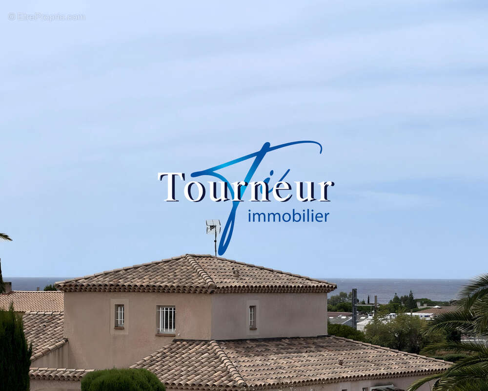 Maison à SAINT-CYR-SUR-MER