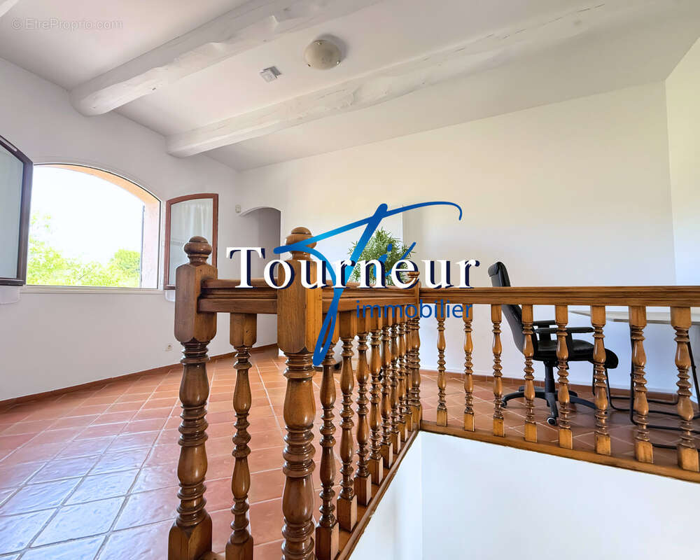 Maison à SAINT-CYR-SUR-MER