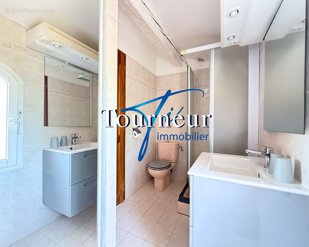 Maison à SAINT-CYR-SUR-MER