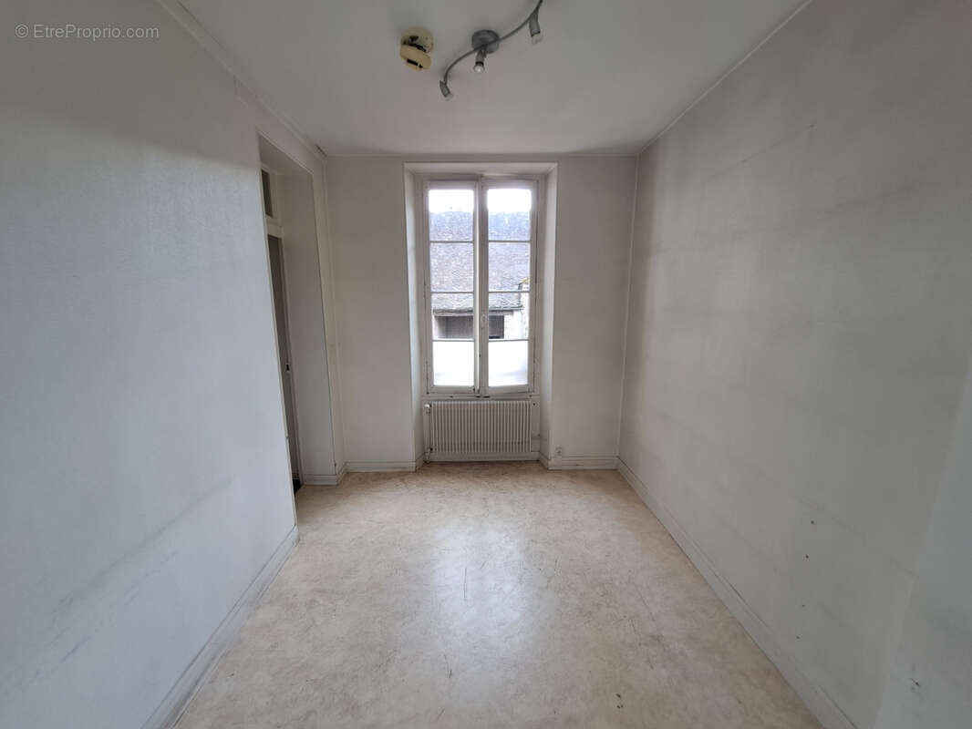 Maison à PONT-SUR-YONNE