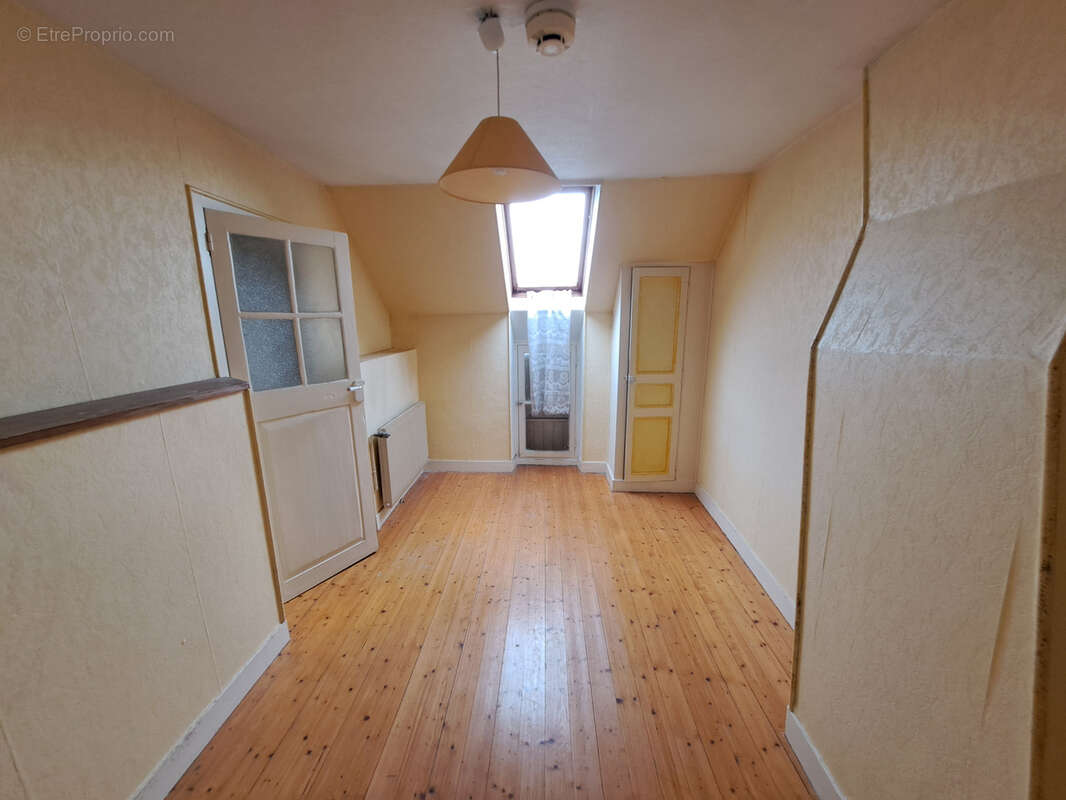 Maison à PONT-SUR-YONNE