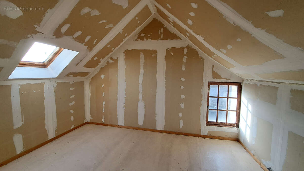 Maison à PONT-SUR-YONNE