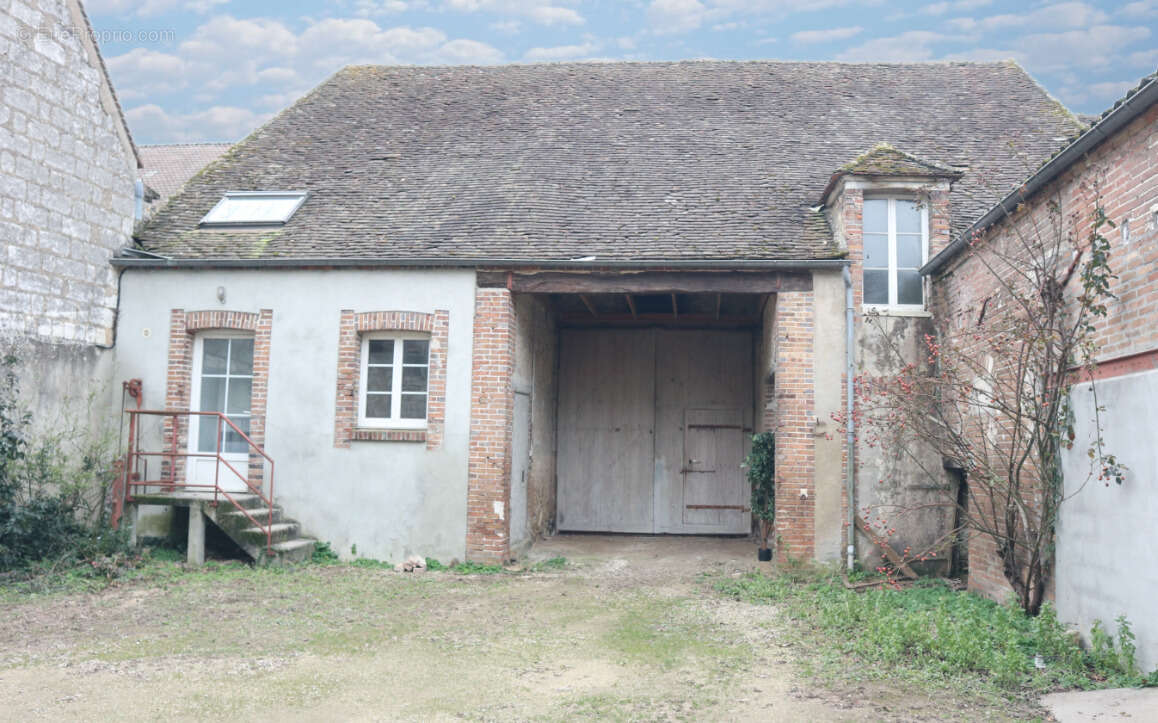 Maison à PONT-SUR-YONNE