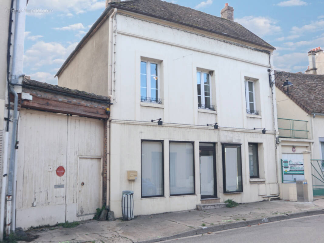 Maison à PONT-SUR-YONNE