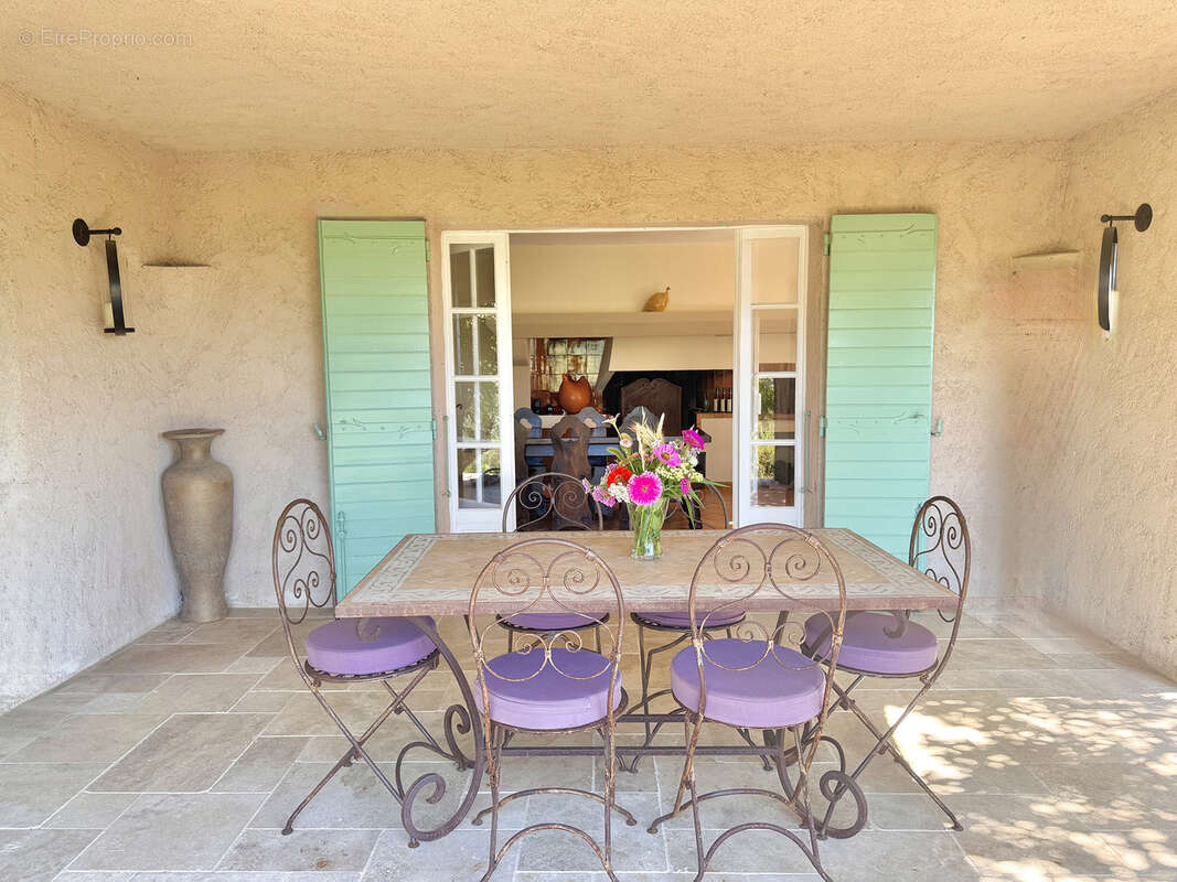 Maison à SAINT-CEZAIRE-SUR-SIAGNE