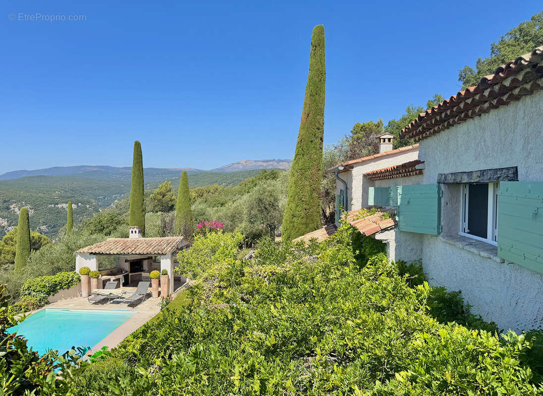 Maison à SAINT-CEZAIRE-SUR-SIAGNE