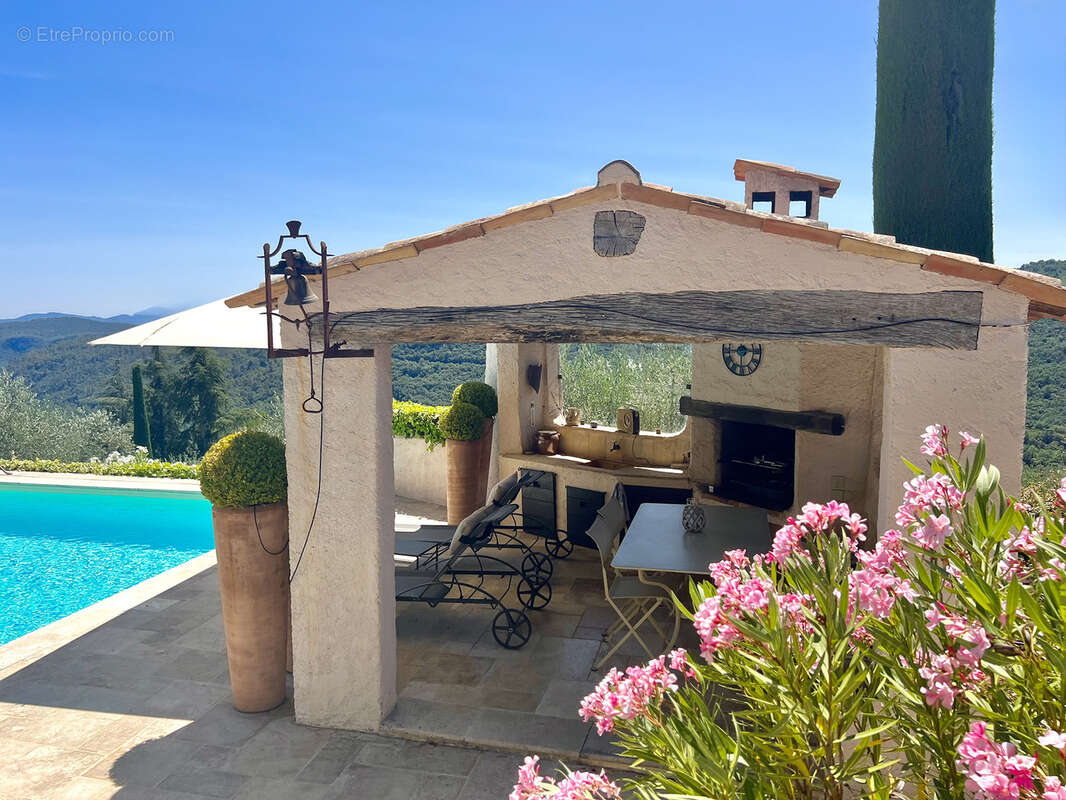 Maison à SAINT-CEZAIRE-SUR-SIAGNE