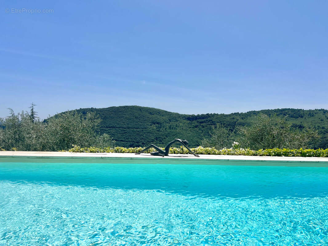 Maison à SAINT-CEZAIRE-SUR-SIAGNE