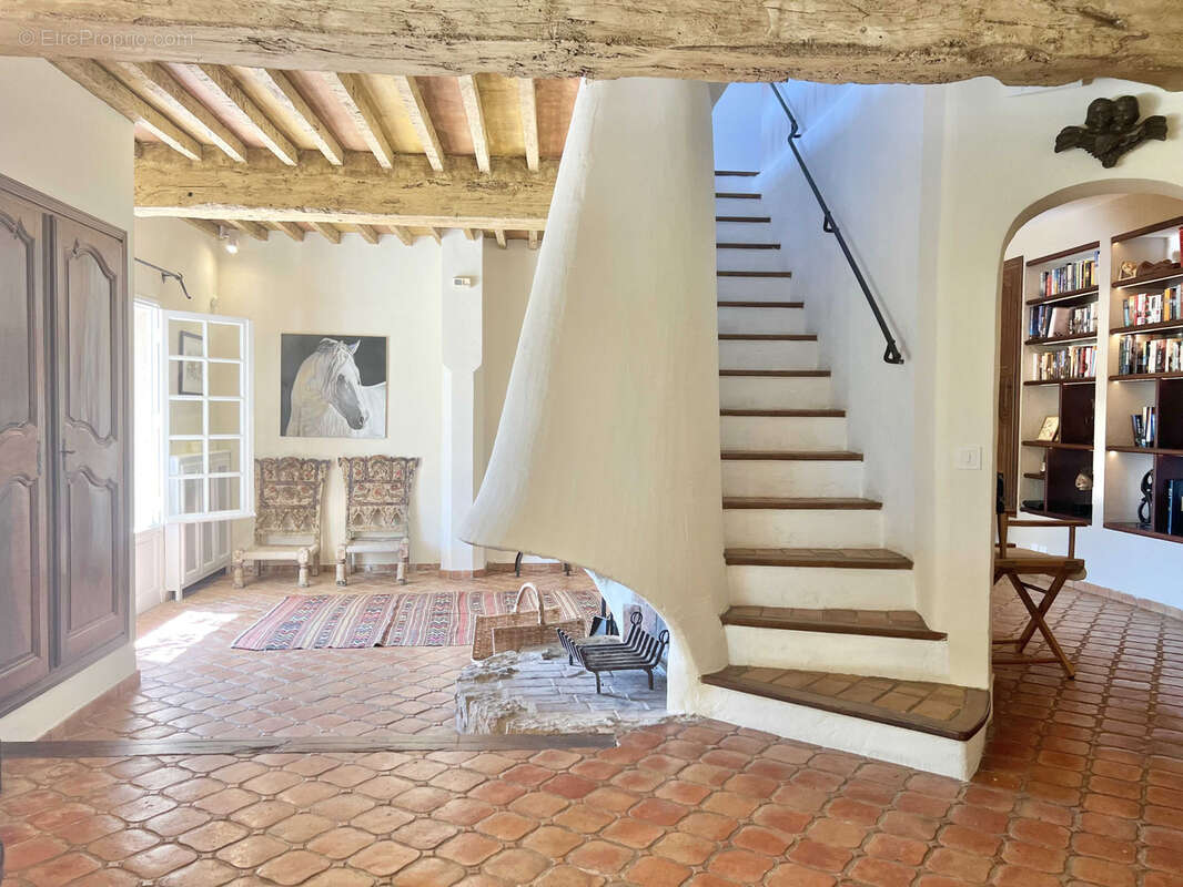 Maison à SAINT-CEZAIRE-SUR-SIAGNE