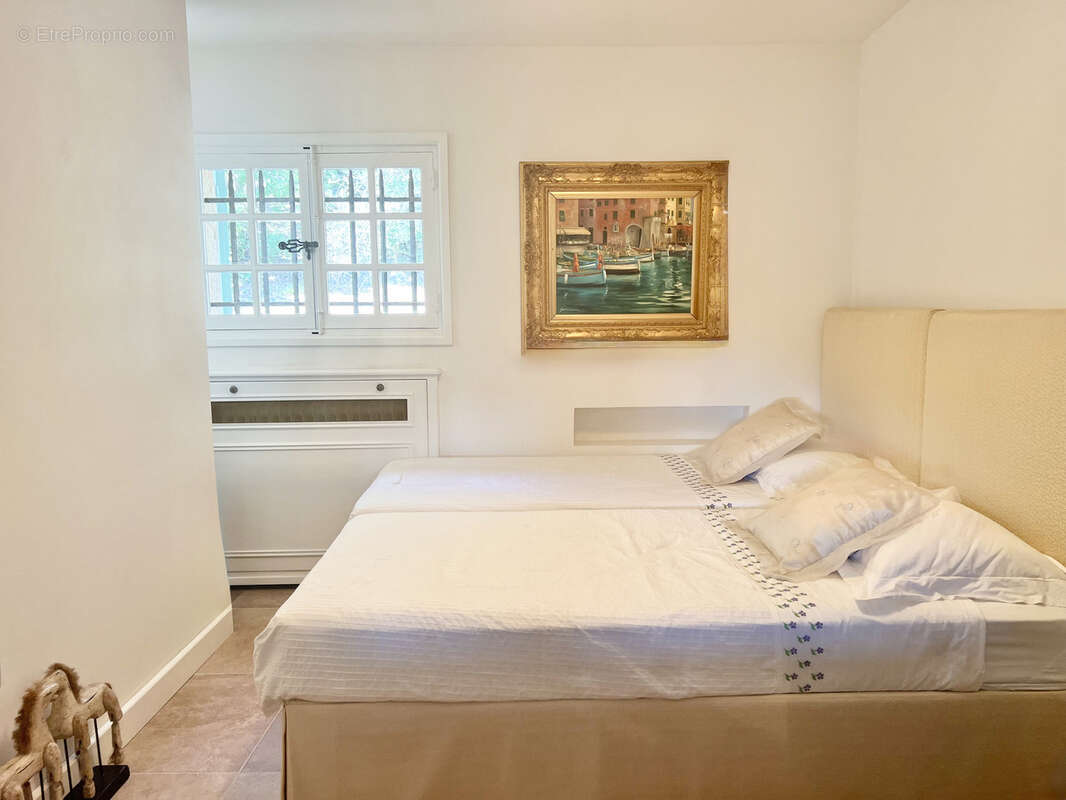 Maison à SAINT-CEZAIRE-SUR-SIAGNE