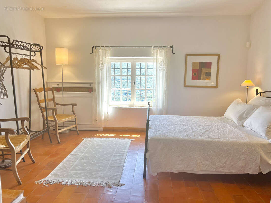 Maison à SAINT-CEZAIRE-SUR-SIAGNE