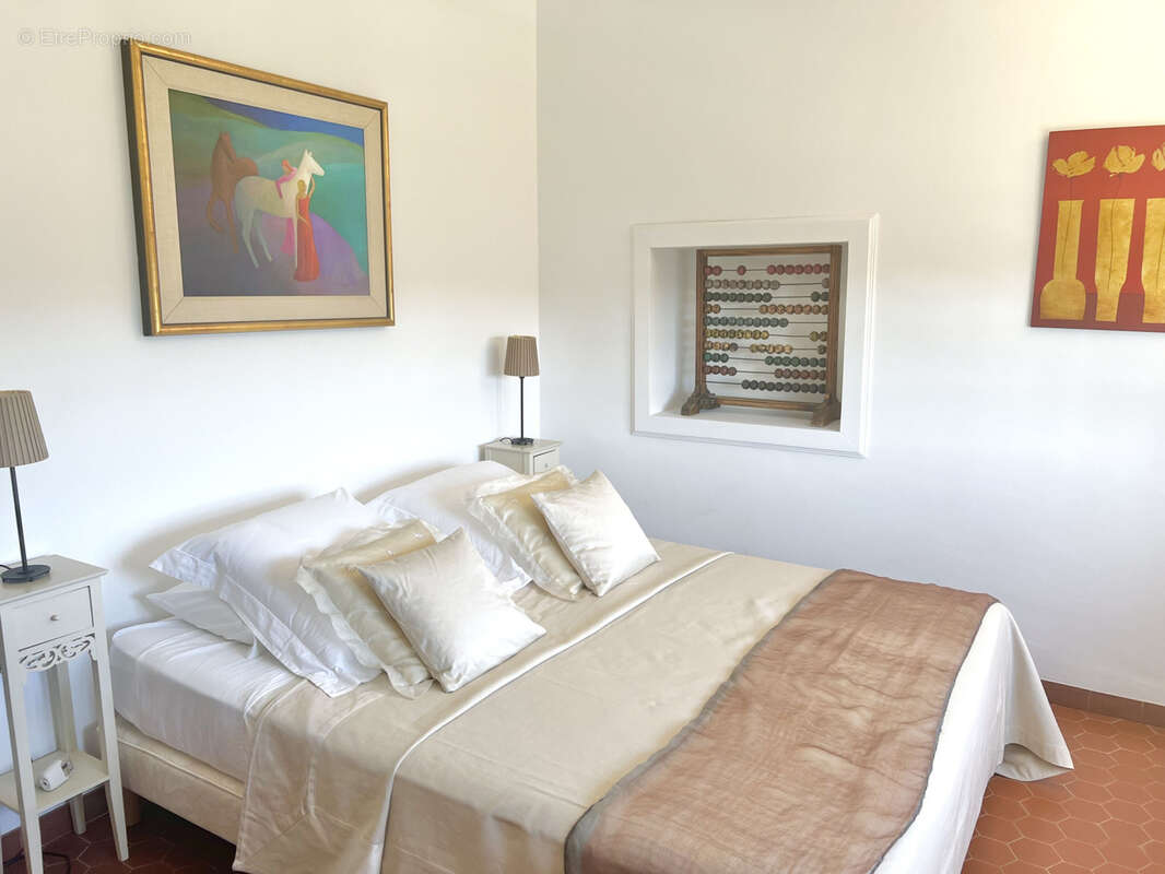 Maison à SAINT-CEZAIRE-SUR-SIAGNE