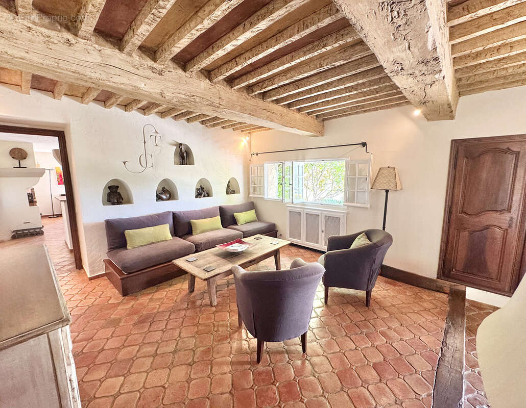 Maison à SAINT-CEZAIRE-SUR-SIAGNE