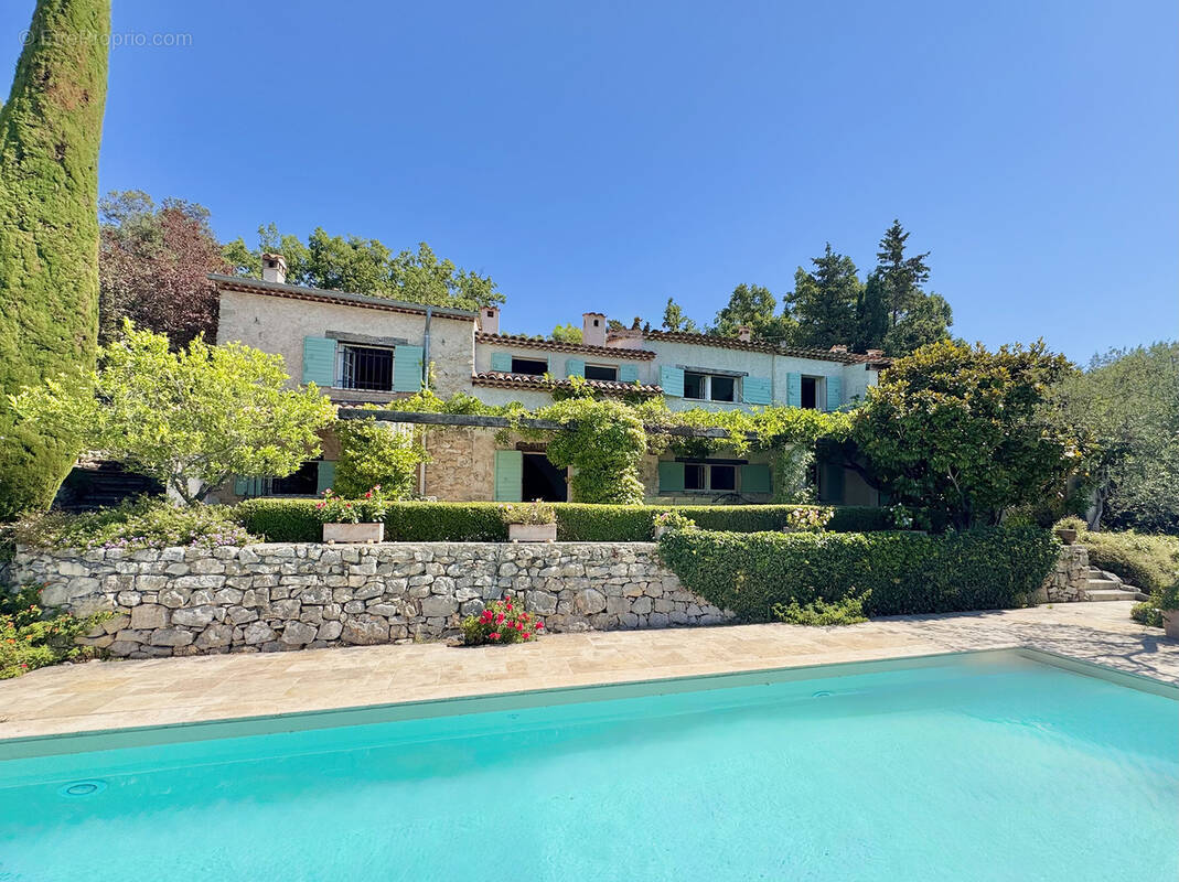 Maison à SAINT-CEZAIRE-SUR-SIAGNE