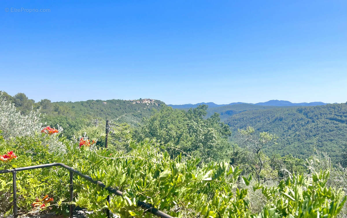 Maison à SAINT-CEZAIRE-SUR-SIAGNE