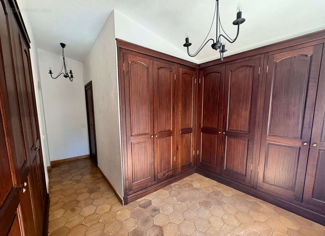 Maison à SAINT-CEZAIRE-SUR-SIAGNE