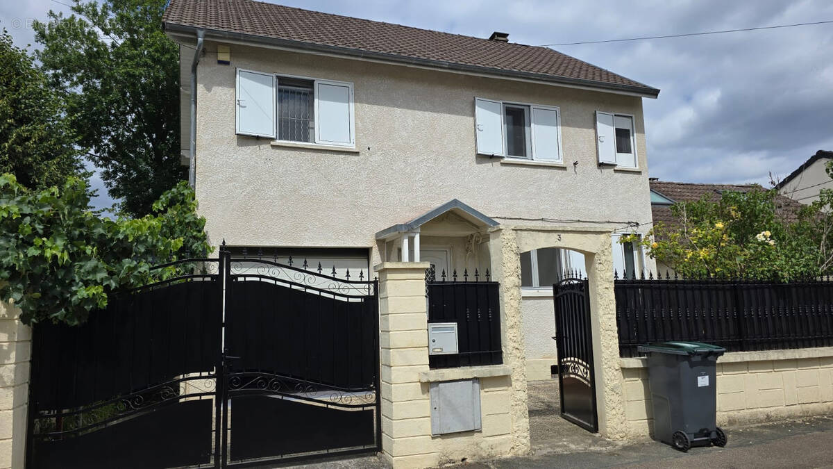 Maison à VILLEBON-SUR-YVETTE