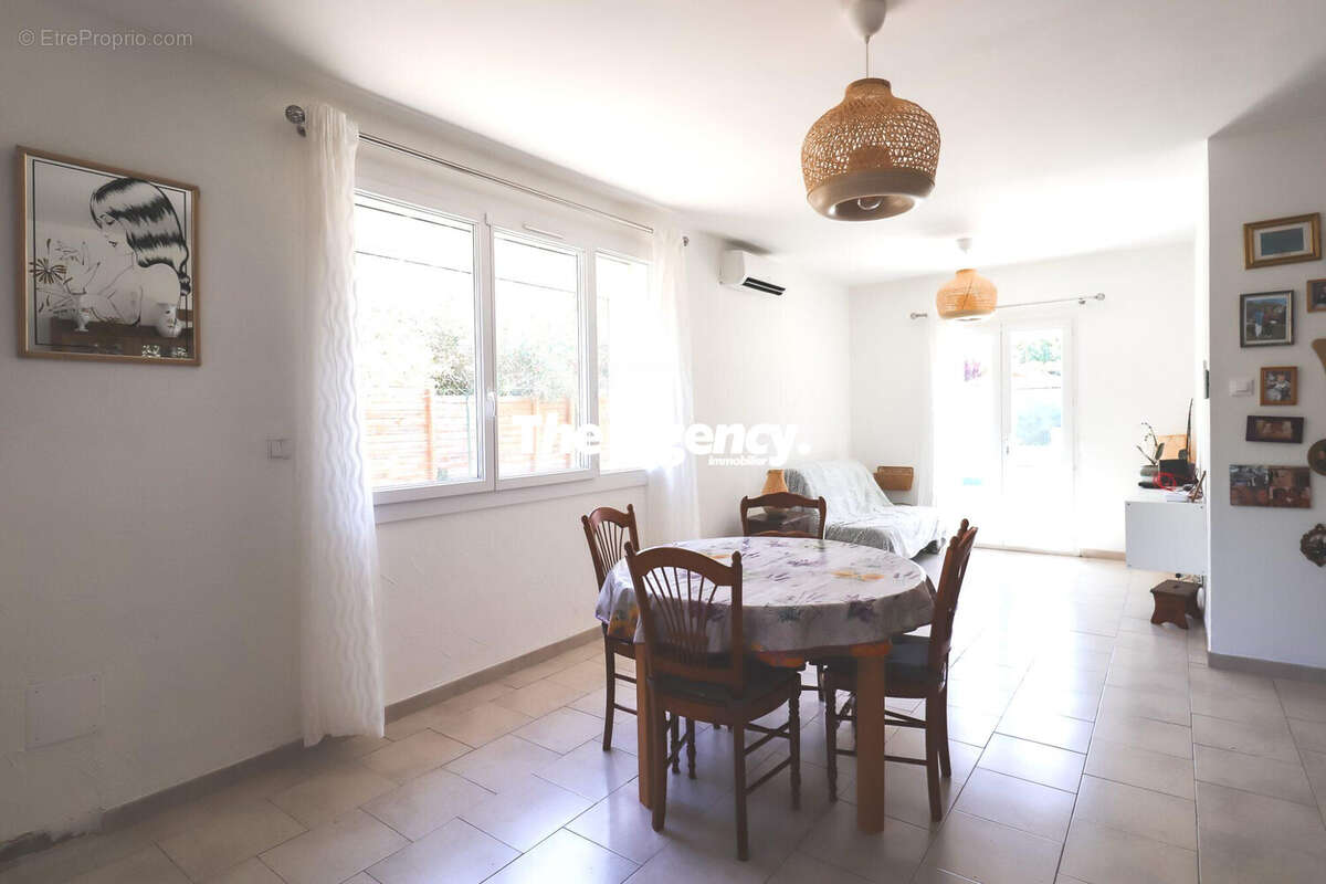 Maison à SAINT-VICTORET