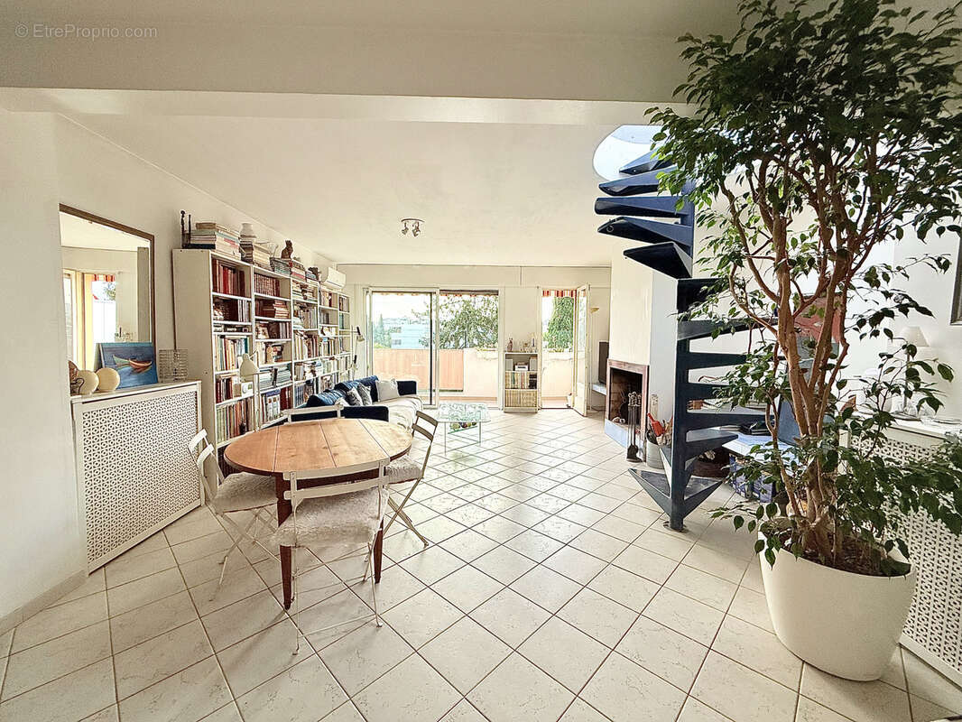 Appartement à CAGNES-SUR-MER