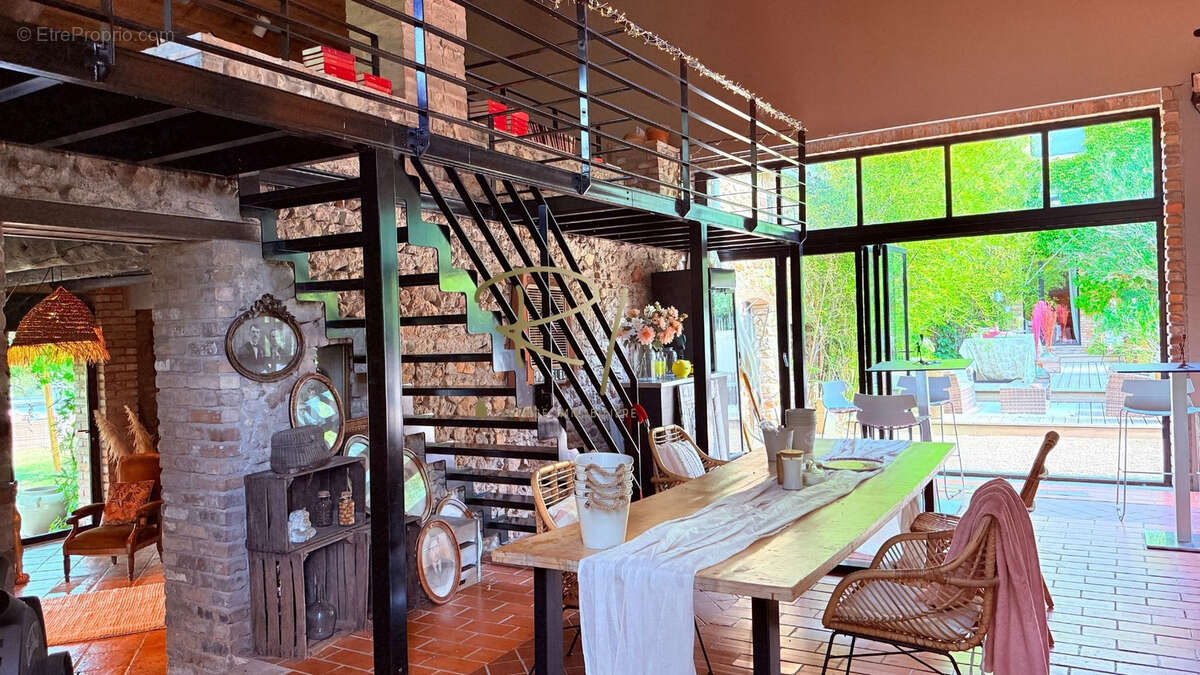 Maison à ALLEGRE-LES-FUMADES