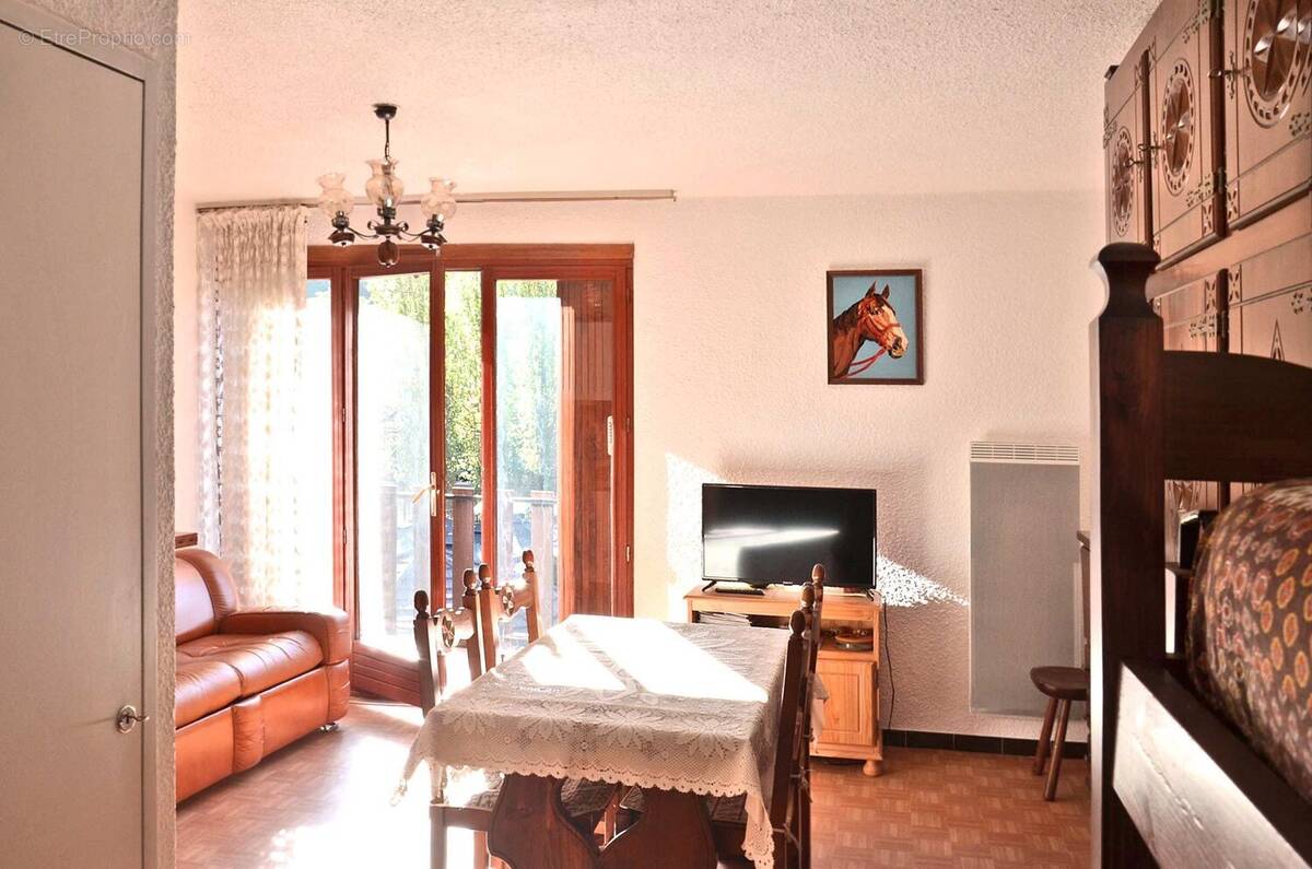 La pièce à vivre lumineuse - Appartement à MONTCLAR