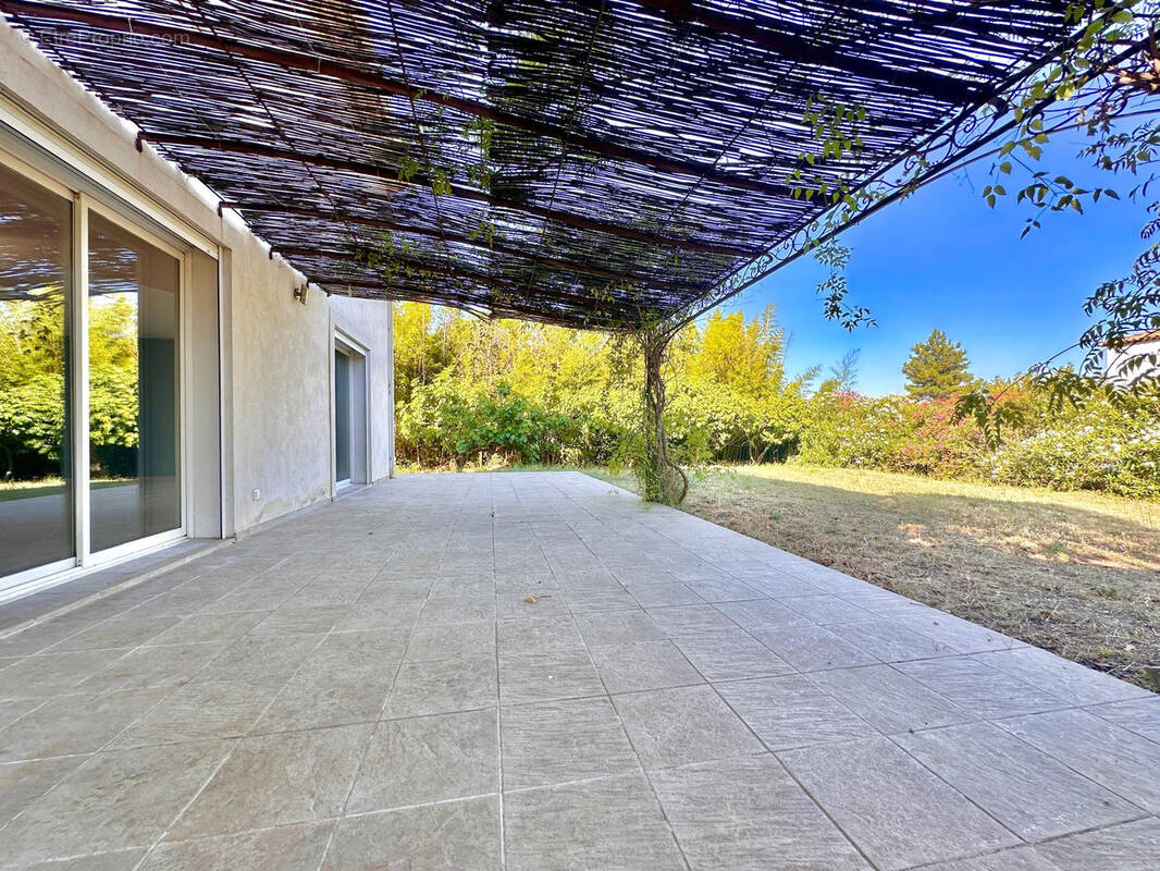 Maison à SOLLIES-PONT