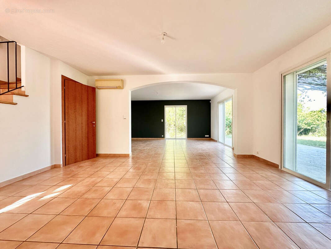 Maison à SOLLIES-PONT