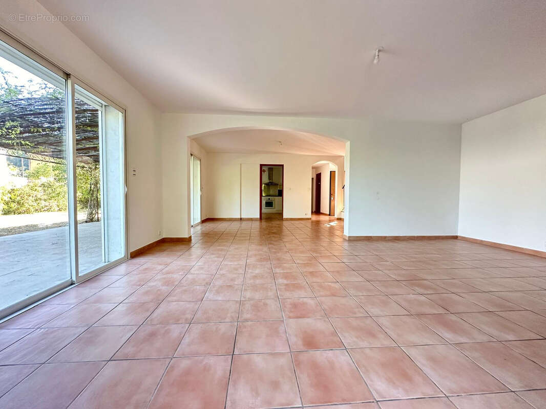 Maison à SOLLIES-PONT