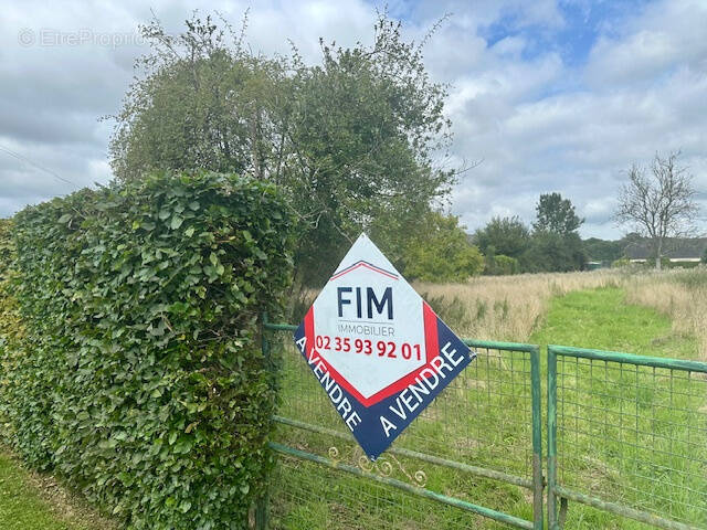 Terrain à CROIXDALLE