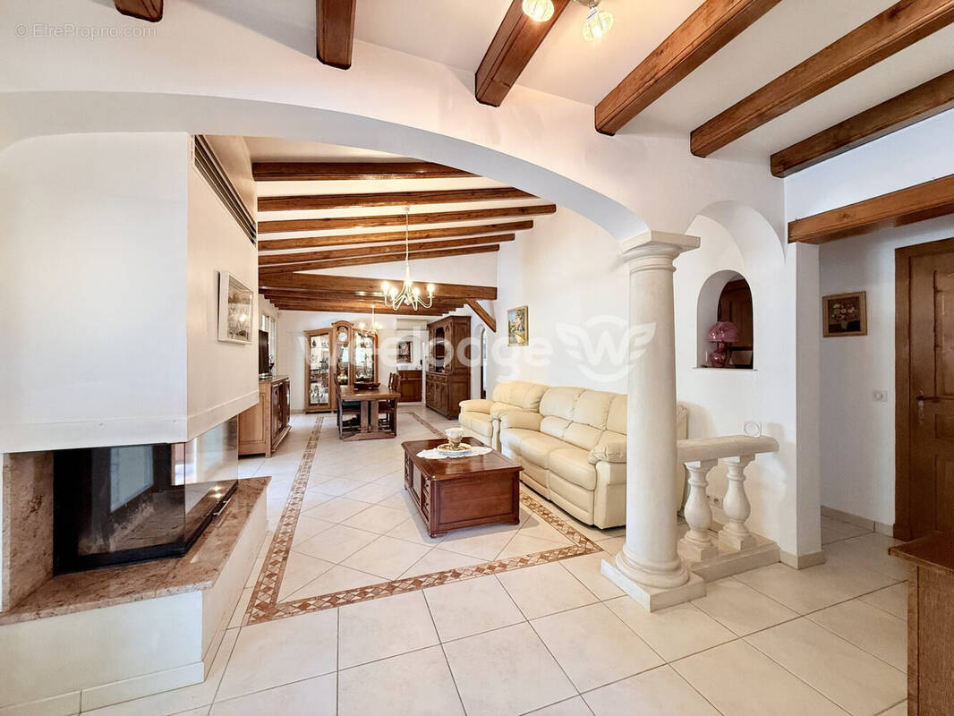 Maison à MONTAUROUX