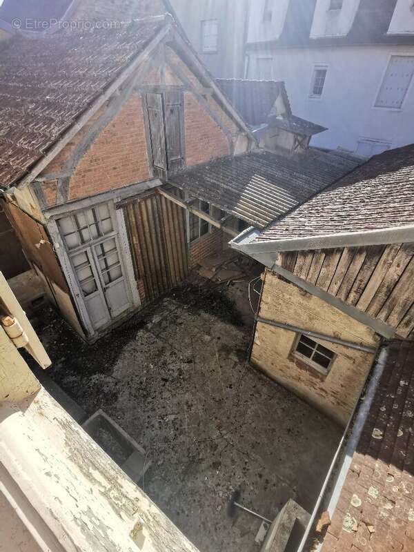 Maison à SAINT-YRIEIX-LA-PERCHE