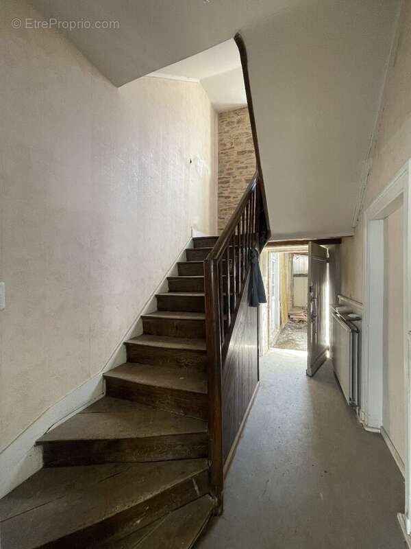 Maison à SAINT-YRIEIX-LA-PERCHE