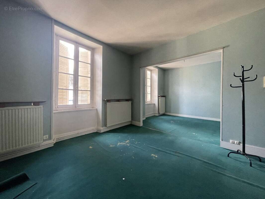 Maison à SAINT-YRIEIX-LA-PERCHE