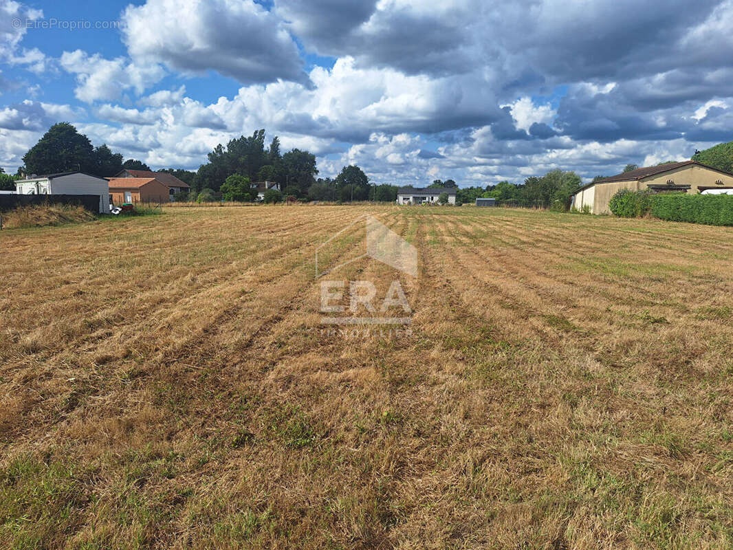 Terrain à MONTPON-MENESTEROL