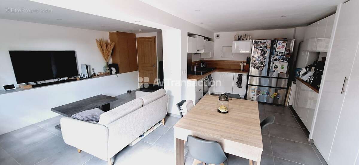 Maison à LE CASTELLET