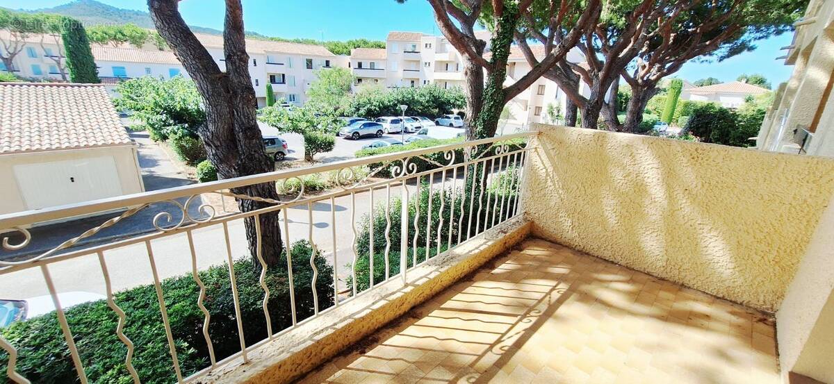 Appartement à SAINT-CYR-SUR-MER